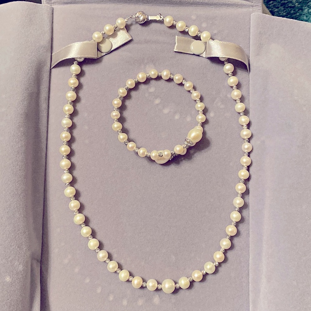 Real Pearl Necklace and Bracelet set with original gift wrapping